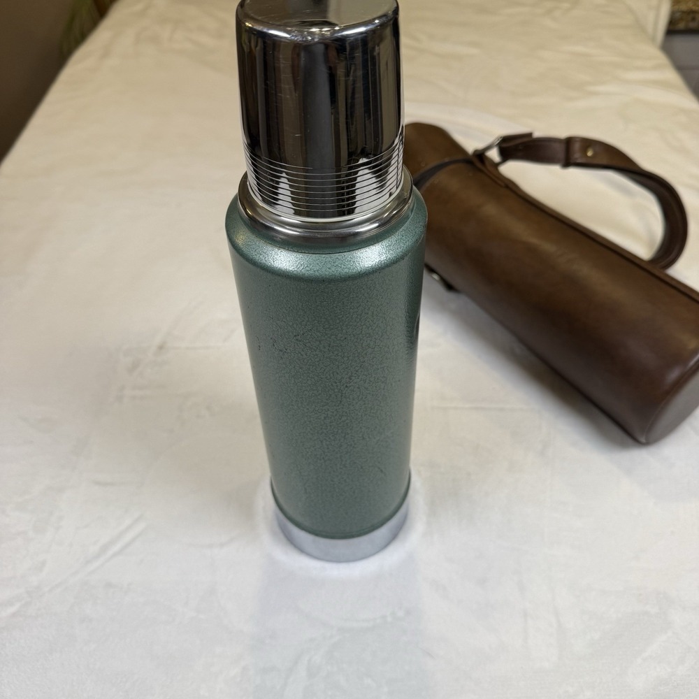 Vintage 1976 Aladdin Stanley A-944C Thermos Vacuum Bottle Green USA w/ Case - Picture 5 of 15